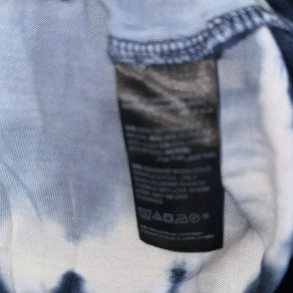 Chico's Zenergy Tie-Dye Drawstring 3/4 Sleeve Blue Tie Dye Top - Picture 8 of 9